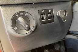 punainen Volkswagen Caddy Maxi 2017 kuva 20.
