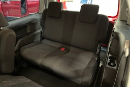 punainen Volkswagen Caddy Maxi 2017 kuva 13.