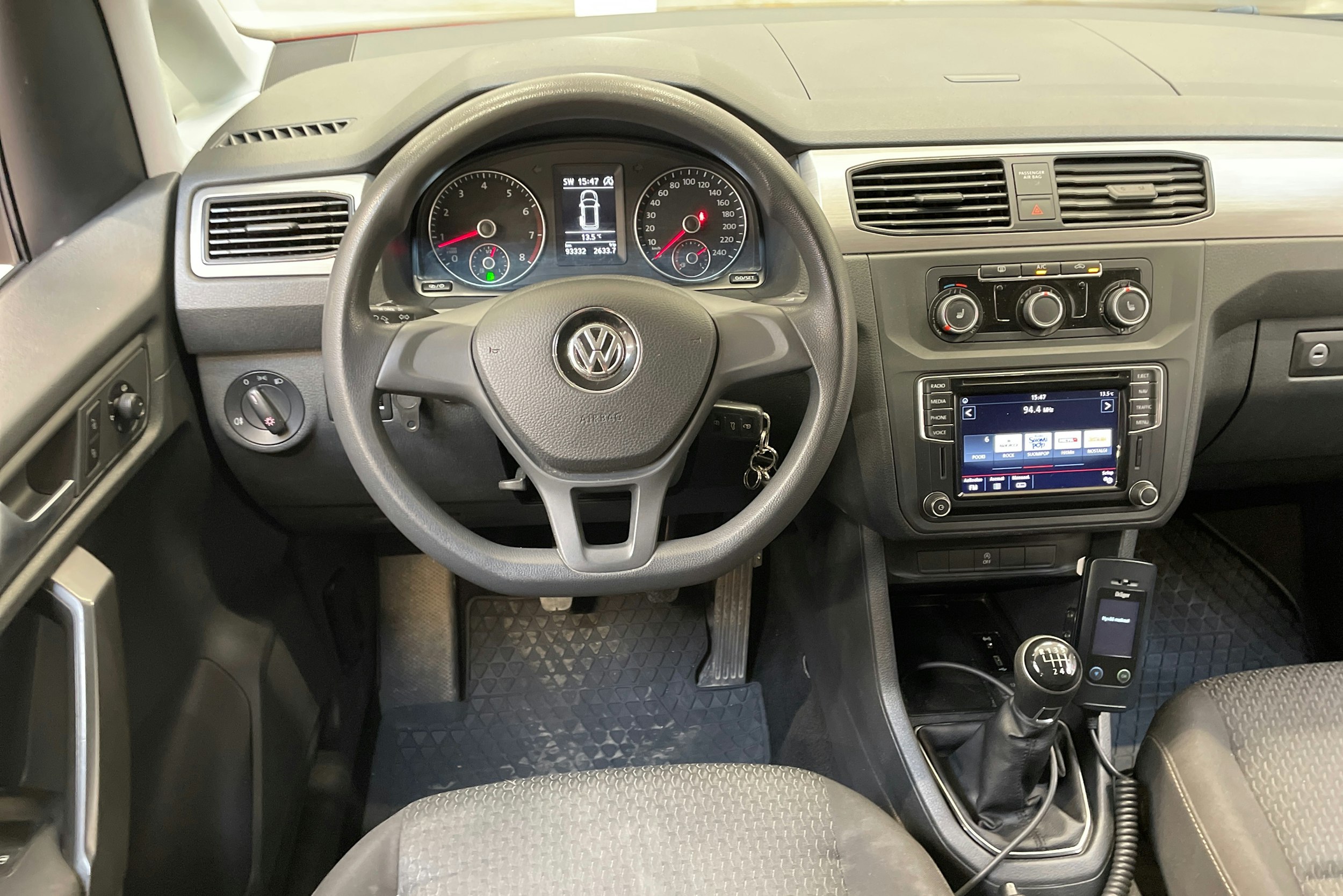 punainen Volkswagen Caddy Maxi 2017 kuva 7.