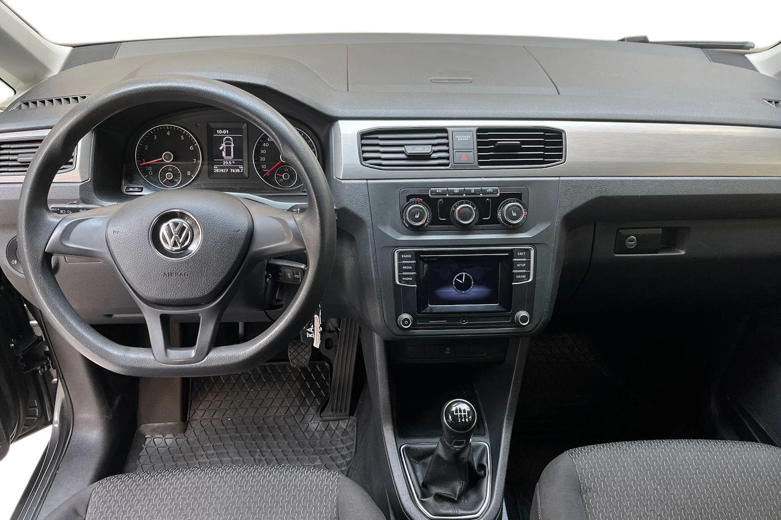 harmaa Volkswagen Caddy Maxi 2017 kuva 7.