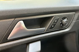 harmaa Volkswagen Caddy Maxi 2017 kuva 15.