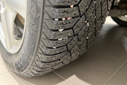 musta Volkswagen Caddy Maxi 2017 kuva 23.