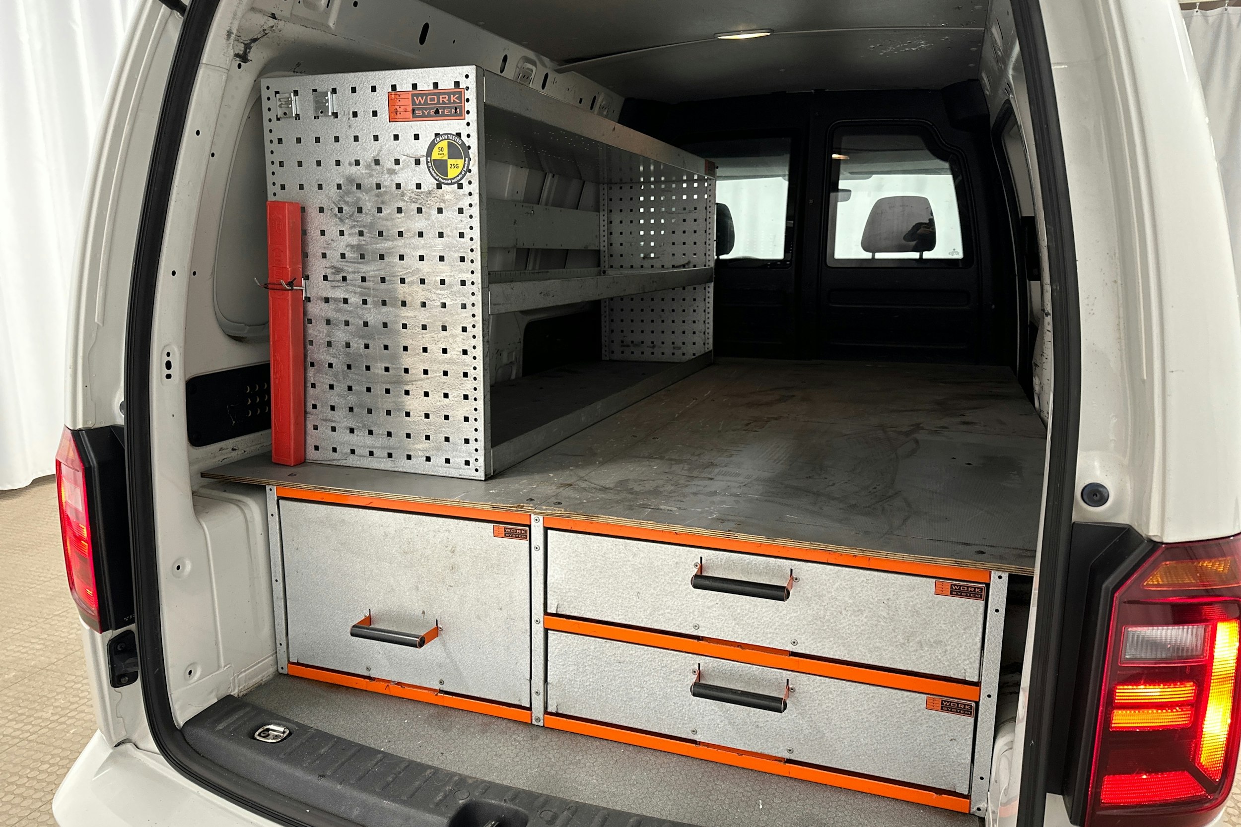 valkoinen Volkswagen Caddy Maxi 2018 kuva 9.