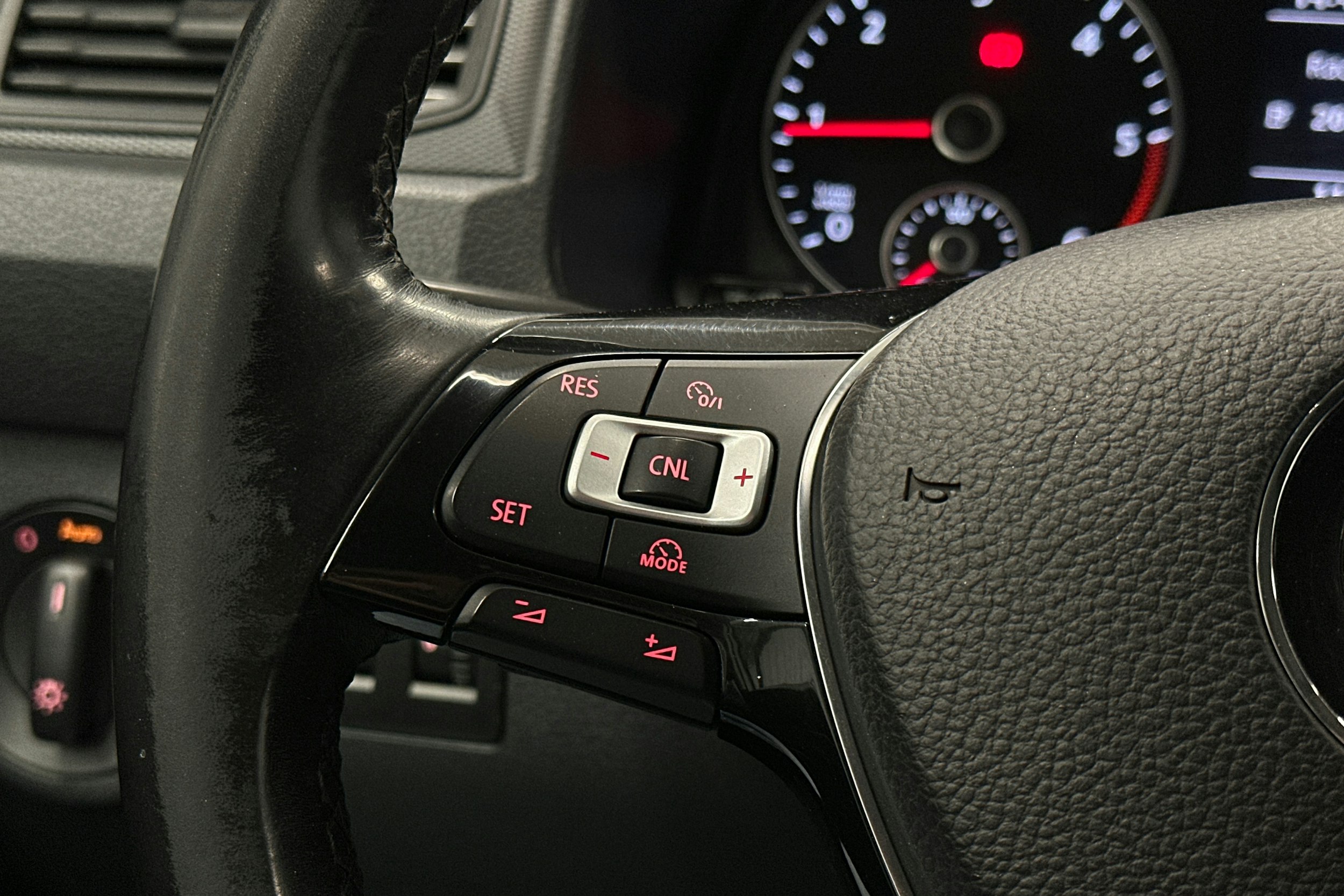 valkoinen Volkswagen Caddy Maxi 2018 kuva 15.