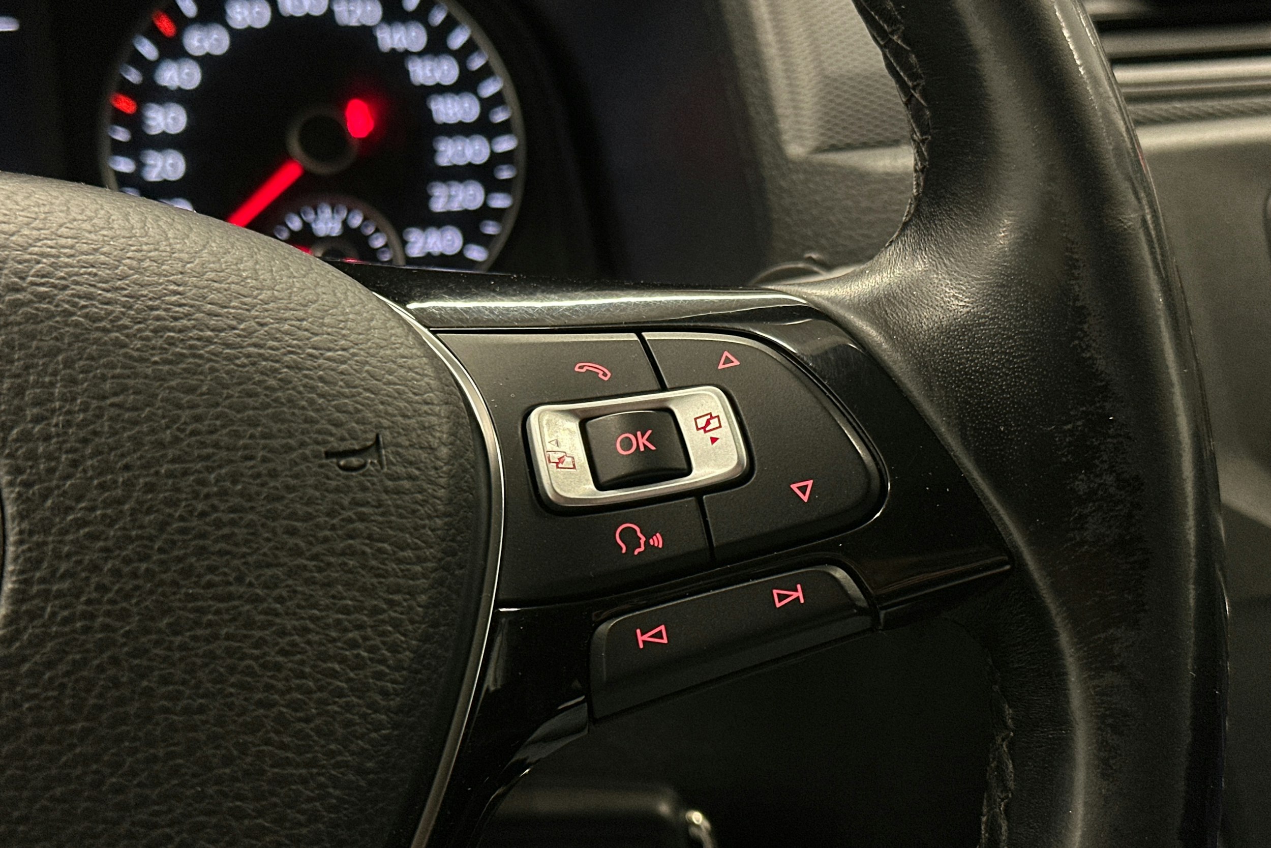 valkoinen Volkswagen Caddy Maxi 2018 kuva 16.