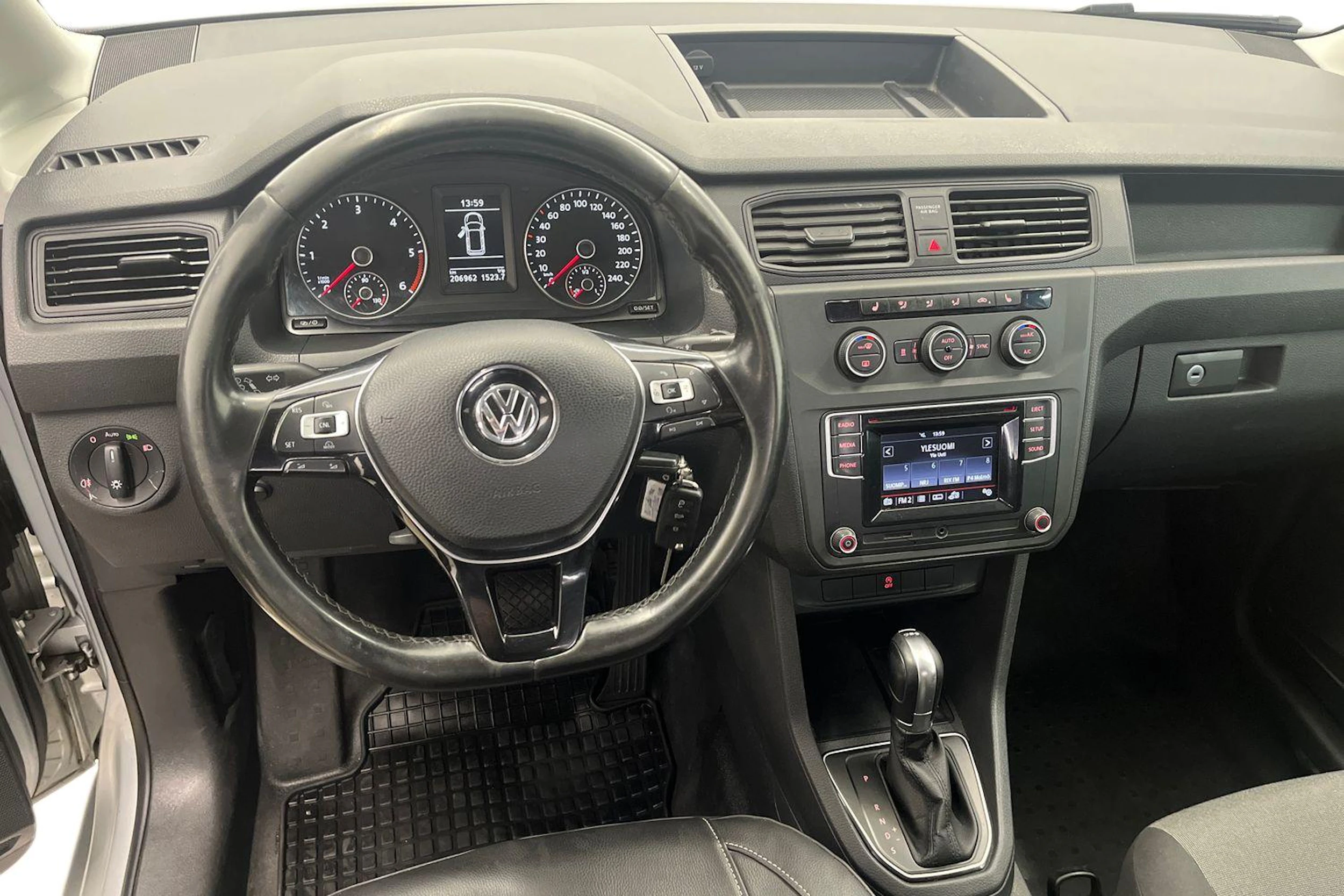 met. hopea Volkswagen Caddy Maxi 2018 kuva 9.