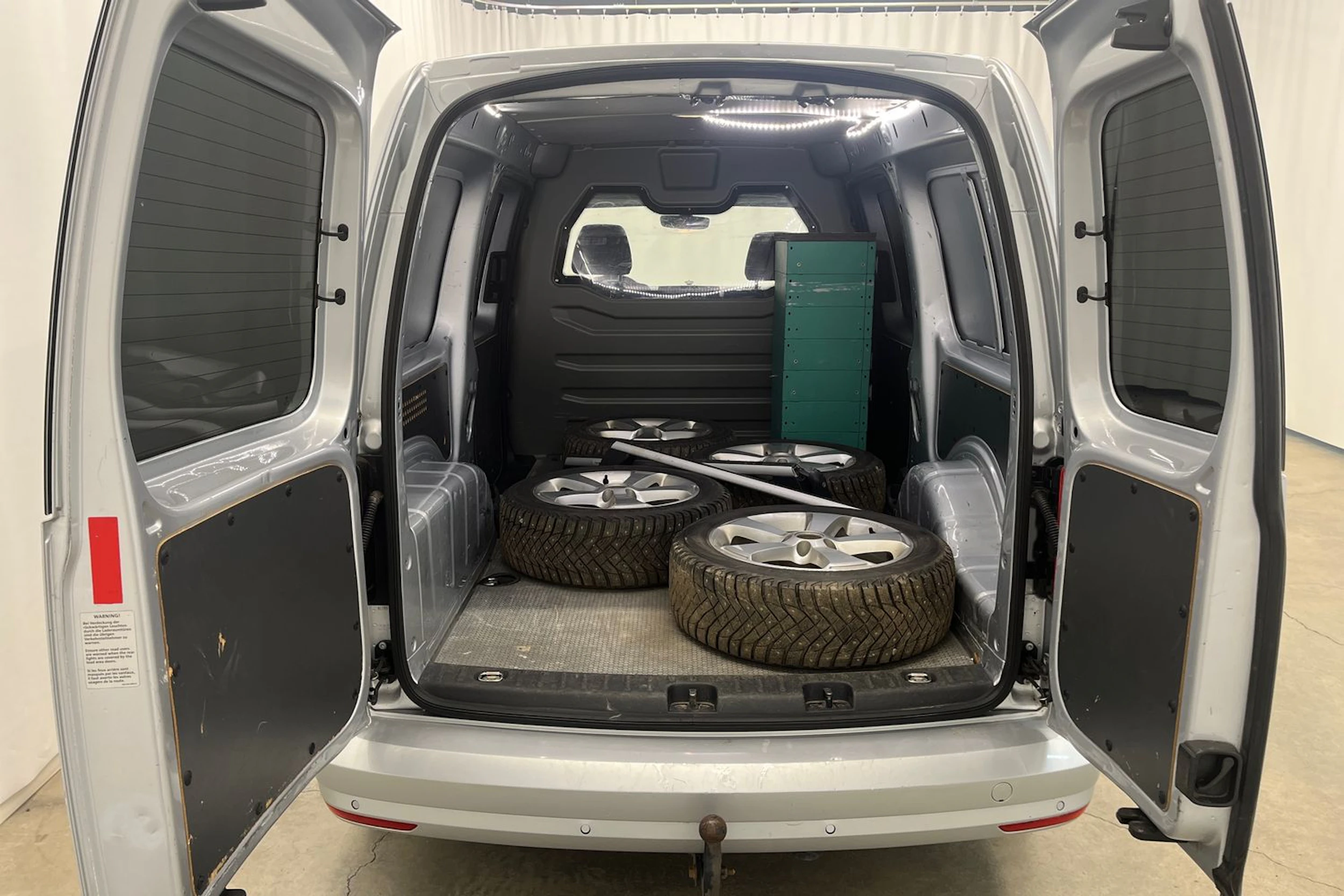 met. hopea Volkswagen Caddy Maxi 2018 kuva 15.