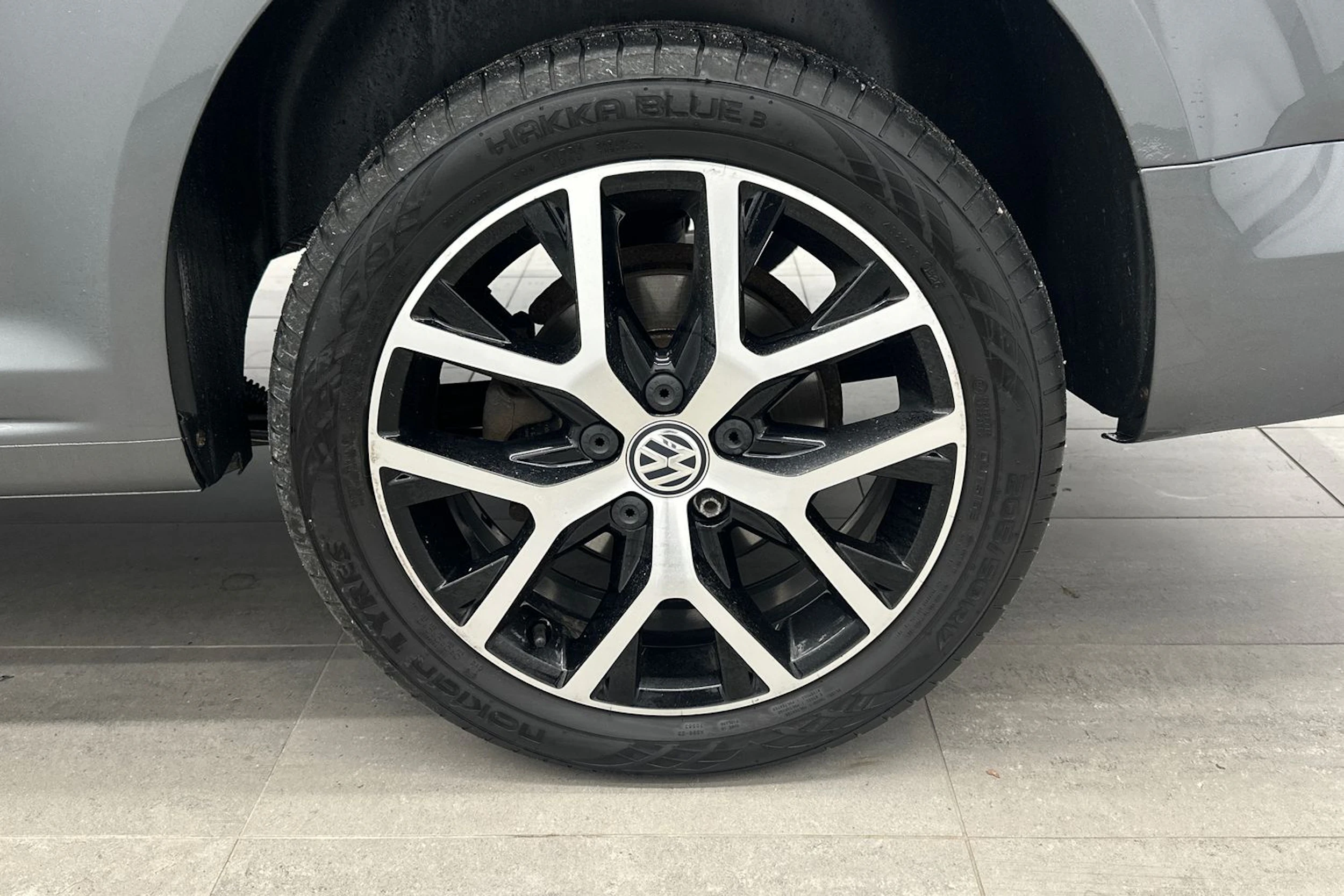 harmaa Volkswagen Caddy Maxi 2018 kuva 11.