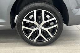 harmaa Volkswagen Caddy Maxi 2018 kuva 11.