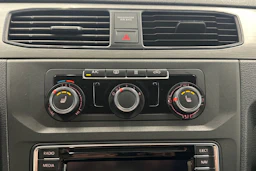 harmaa Volkswagen Caddy Maxi 2018 kuva 21.