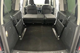 harmaa Volkswagen Caddy Maxi 2018 kuva 27.