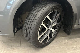 harmaa Volkswagen Caddy Maxi 2018 kuva 29.