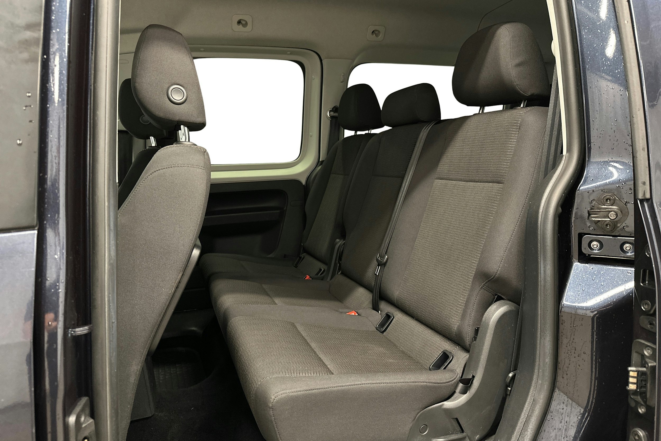 sininen Volkswagen Caddy Maxi 2018 kuva 10.