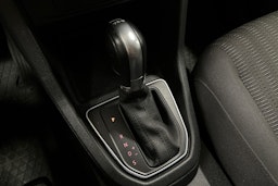 sininen Volkswagen Caddy Maxi 2018 kuva 20.