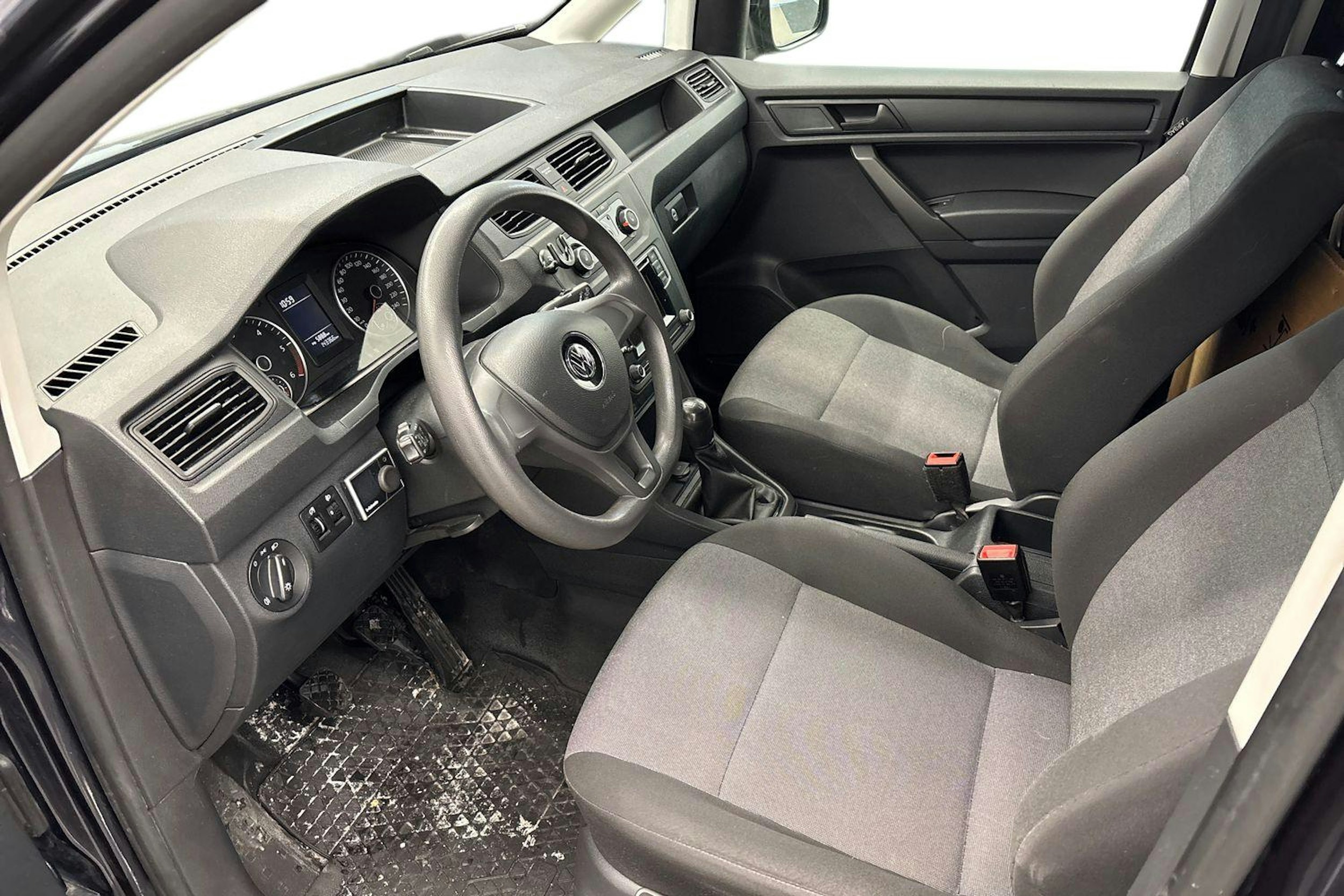 Sininen Volkswagen Caddy Maxi 2018 kuva 3.