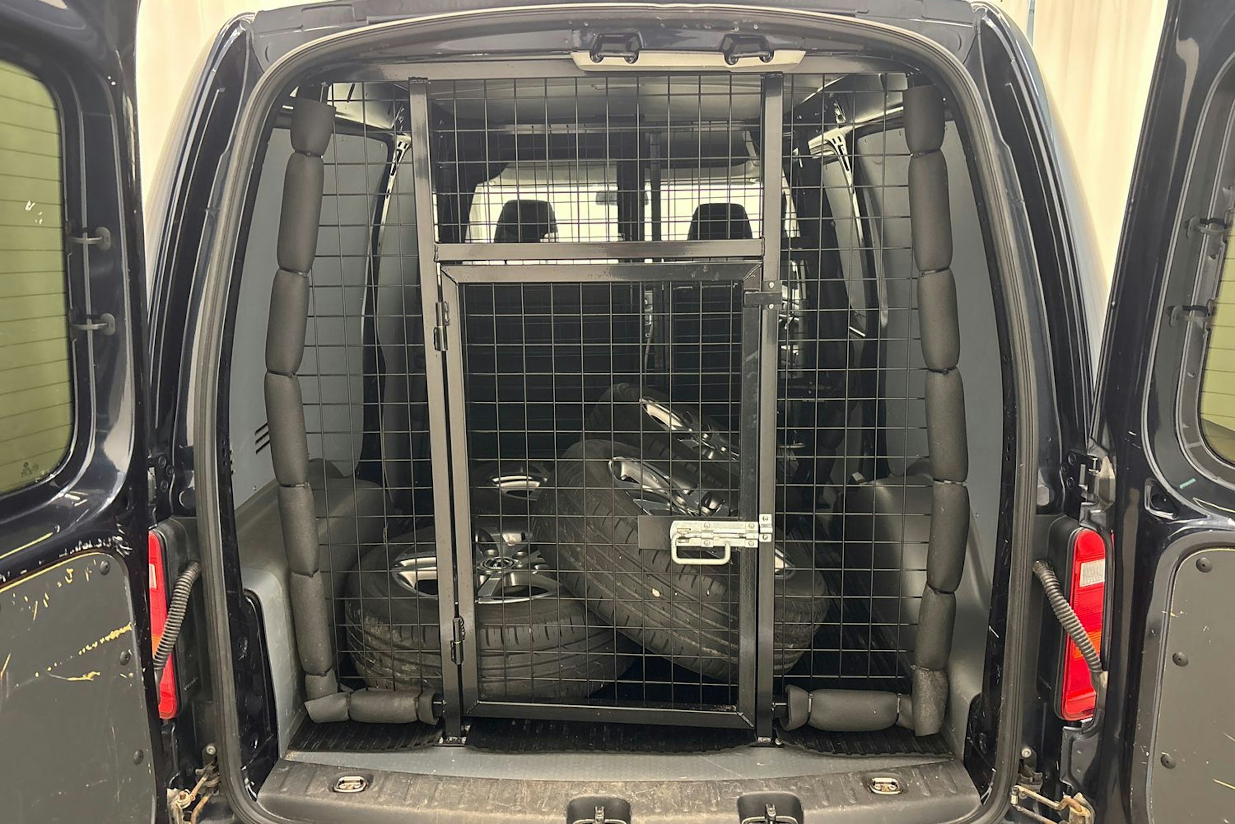 met. sininen Volkswagen Caddy Maxi 2018 kuva 16.