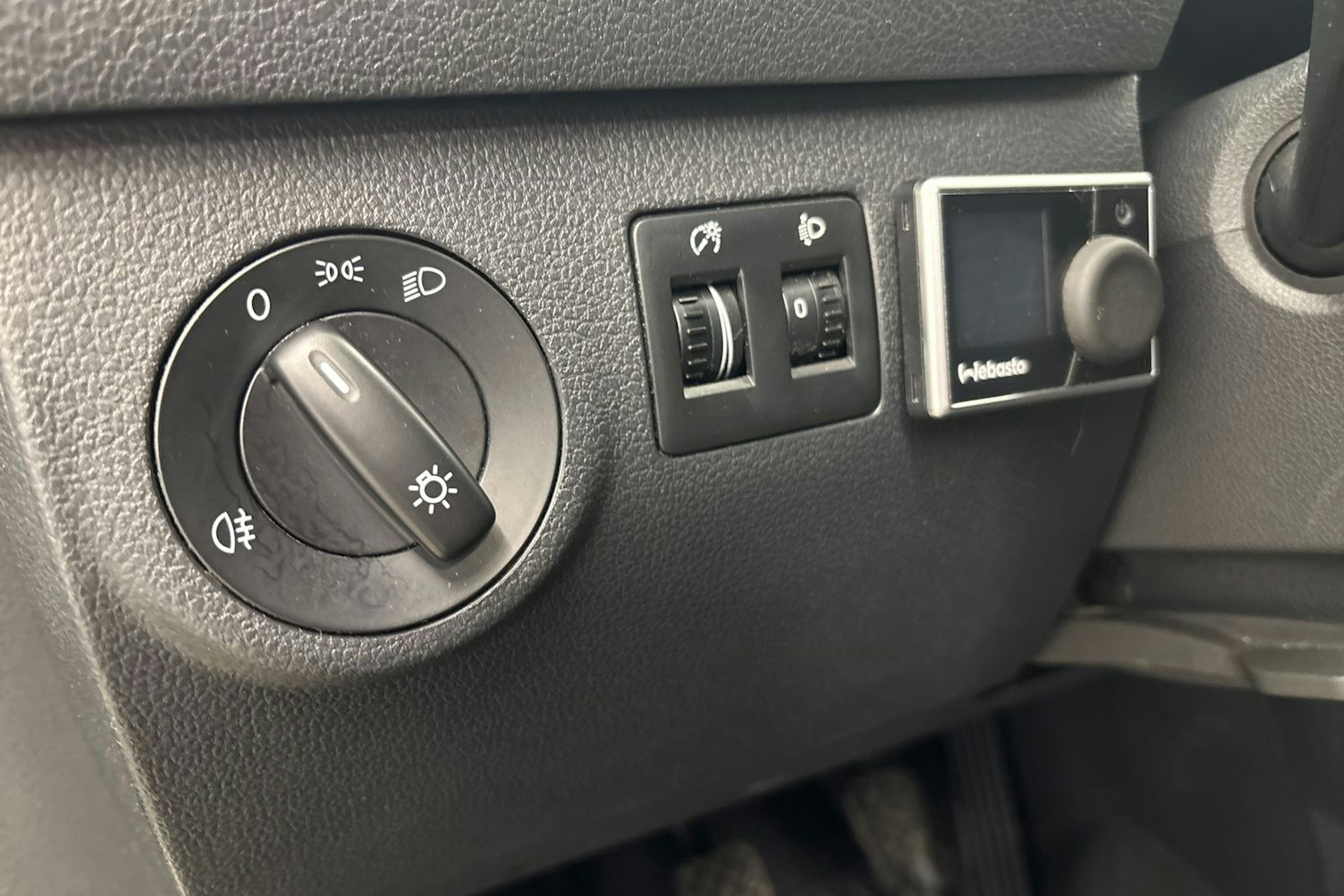 met. sininen Volkswagen Caddy Maxi 2018 kuva 19.