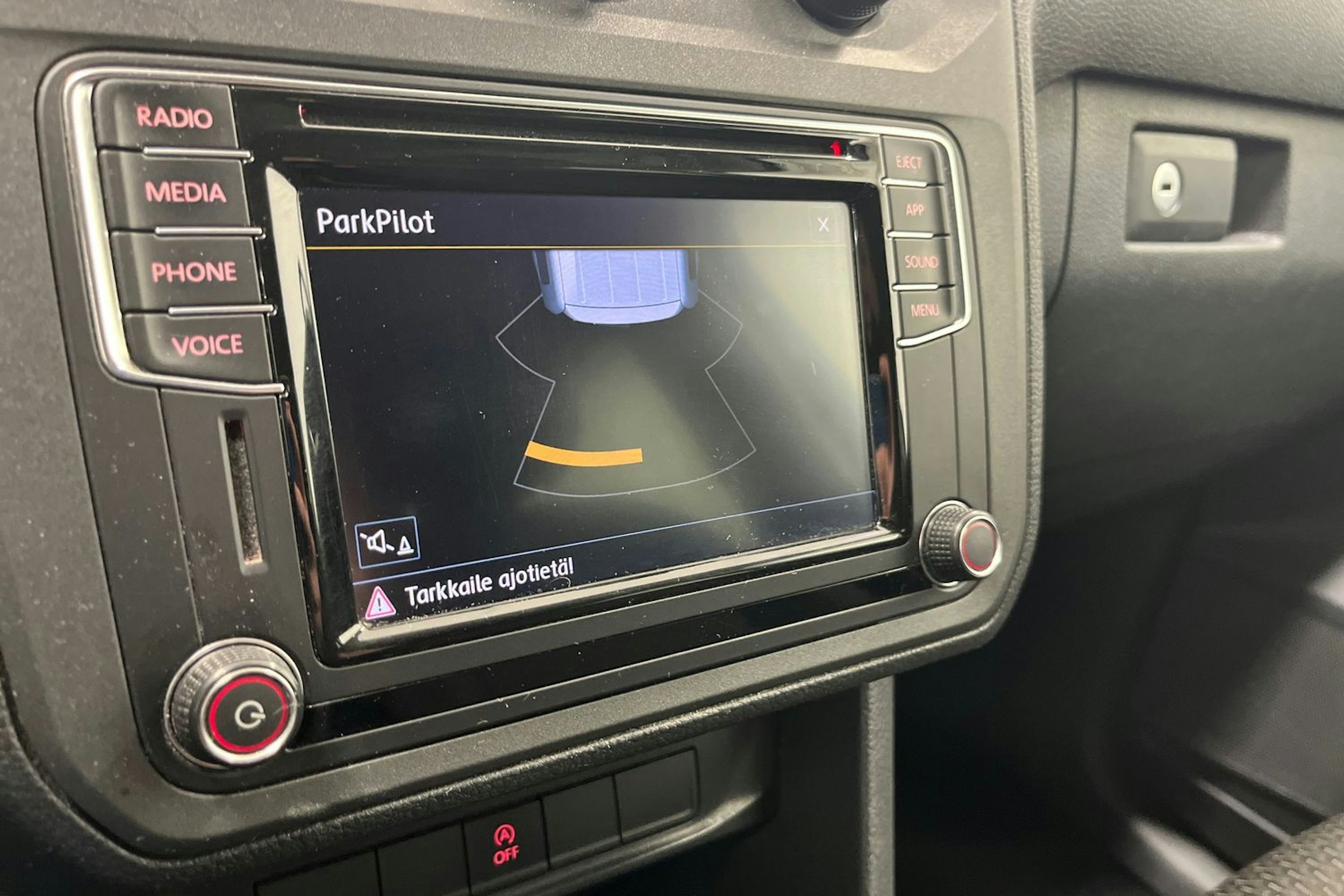 musta Volkswagen Caddy Maxi 2018 kuva 15.