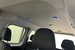 musta Volkswagen Caddy Maxi 2018 kuva 18.