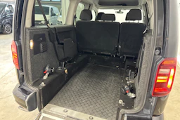 musta Volkswagen Caddy Maxi 2018 kuva 11.