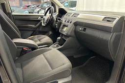 musta Volkswagen Caddy Maxi 2018 kuva 14.