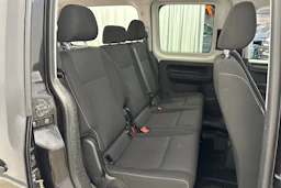 musta Volkswagen Caddy Maxi 2018 kuva 17.