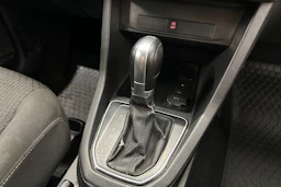 musta Volkswagen Caddy Maxi 2018 kuva 20.