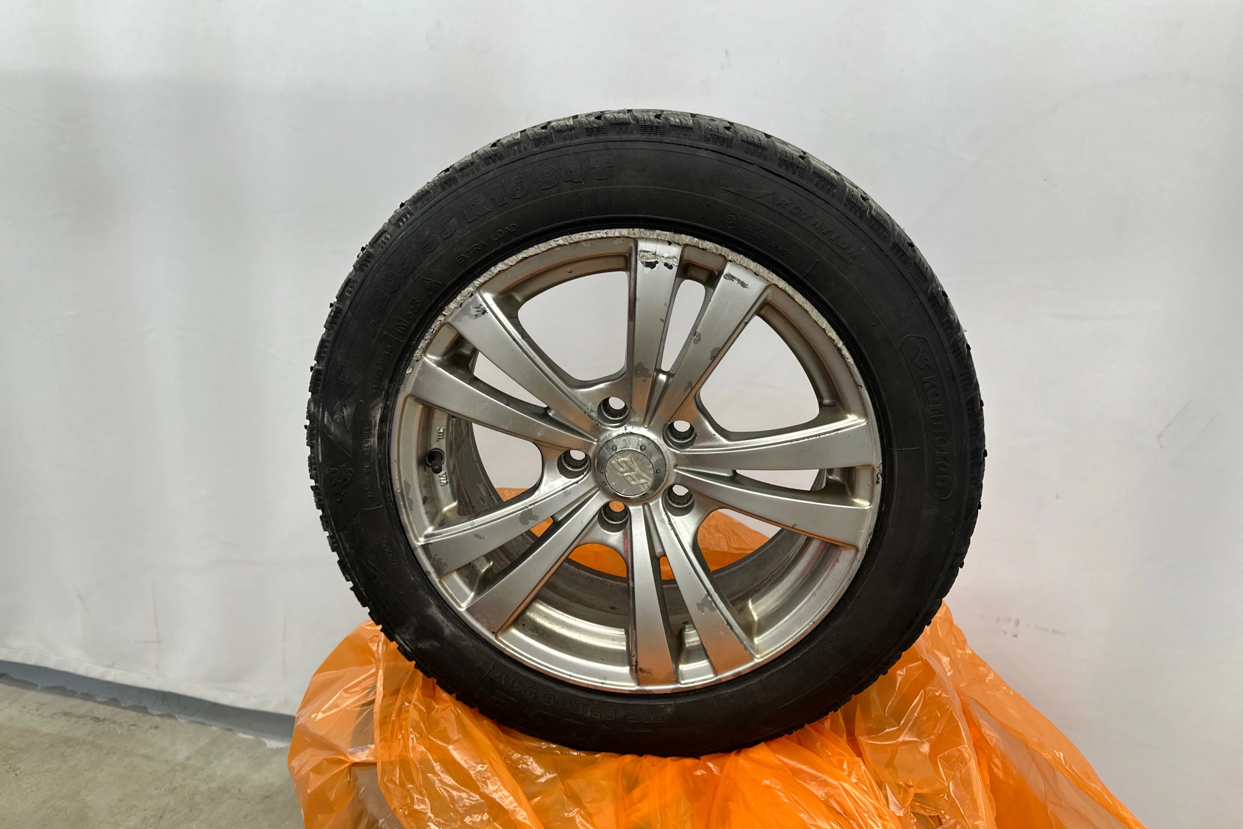 musta Volkswagen Caddy Maxi 2018 kuva 21.