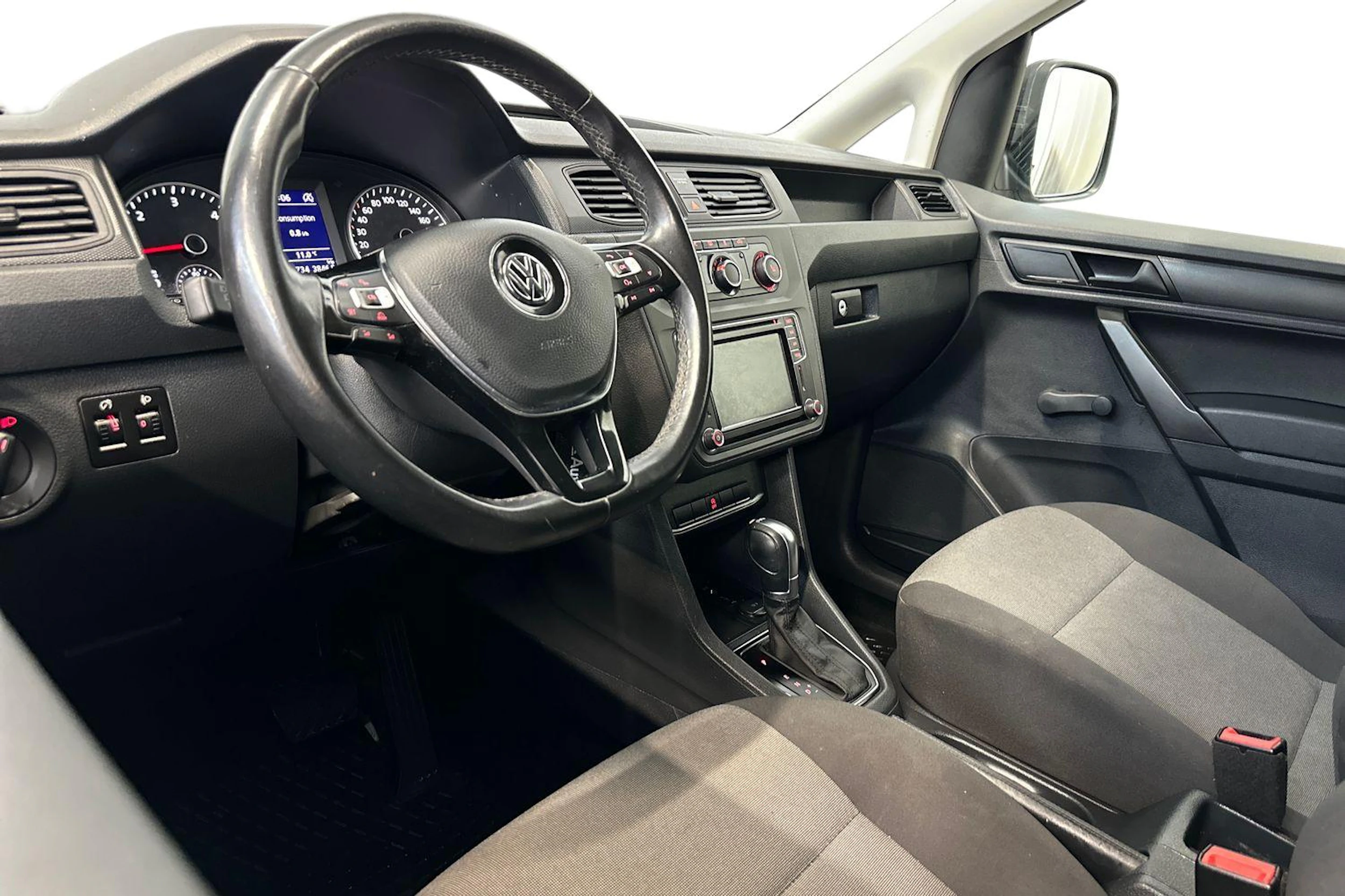 Valkoinen Volkswagen Caddy Maxi 2018 kuva 6.