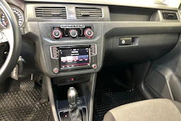 Valkoinen Volkswagen Caddy Maxi 2018 kuva 7.