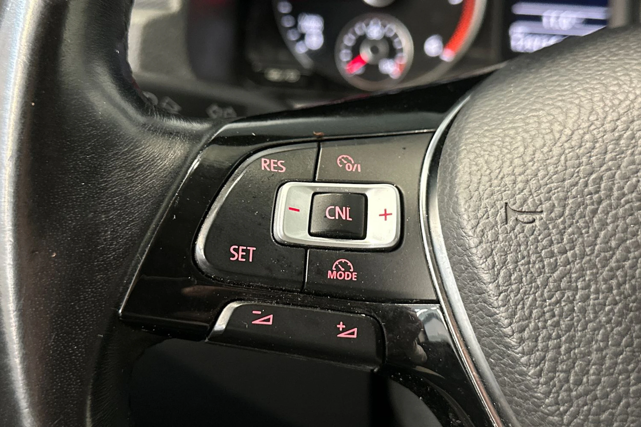Valkoinen Volkswagen Caddy Maxi 2018 kuva 16.