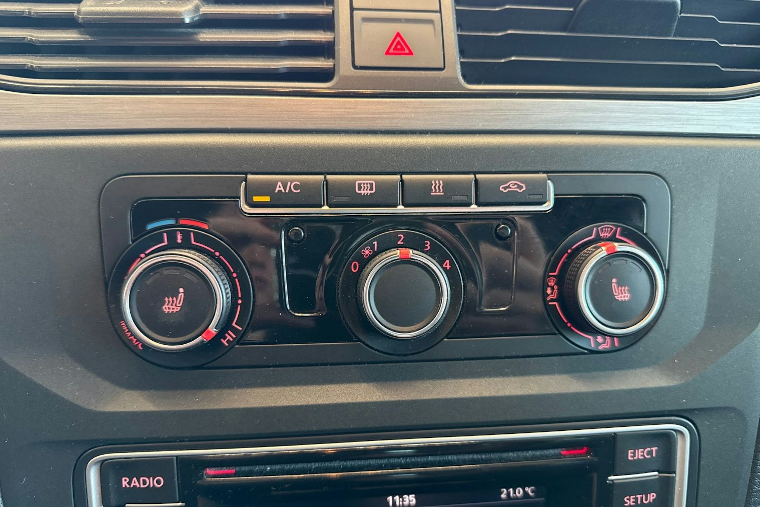 ruskea (beige) Volkswagen Caddy Maxi 2018 kuva 19.