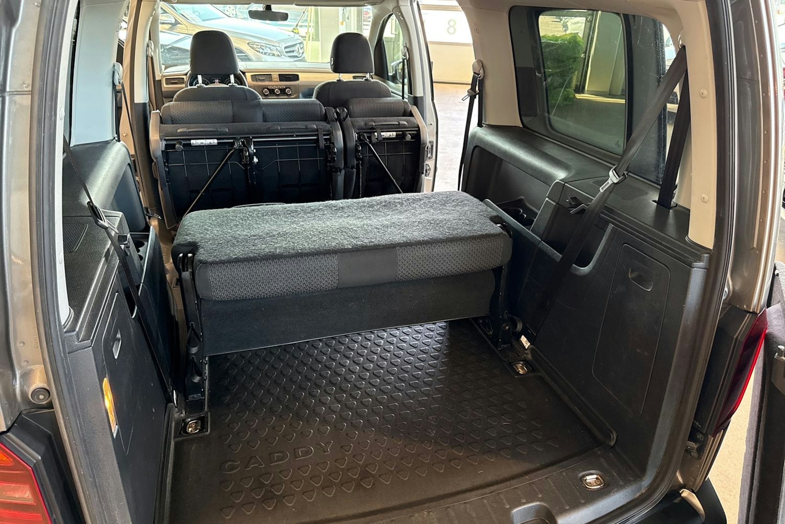 ruskea (beige) Volkswagen Caddy Maxi 2018 kuva 24.