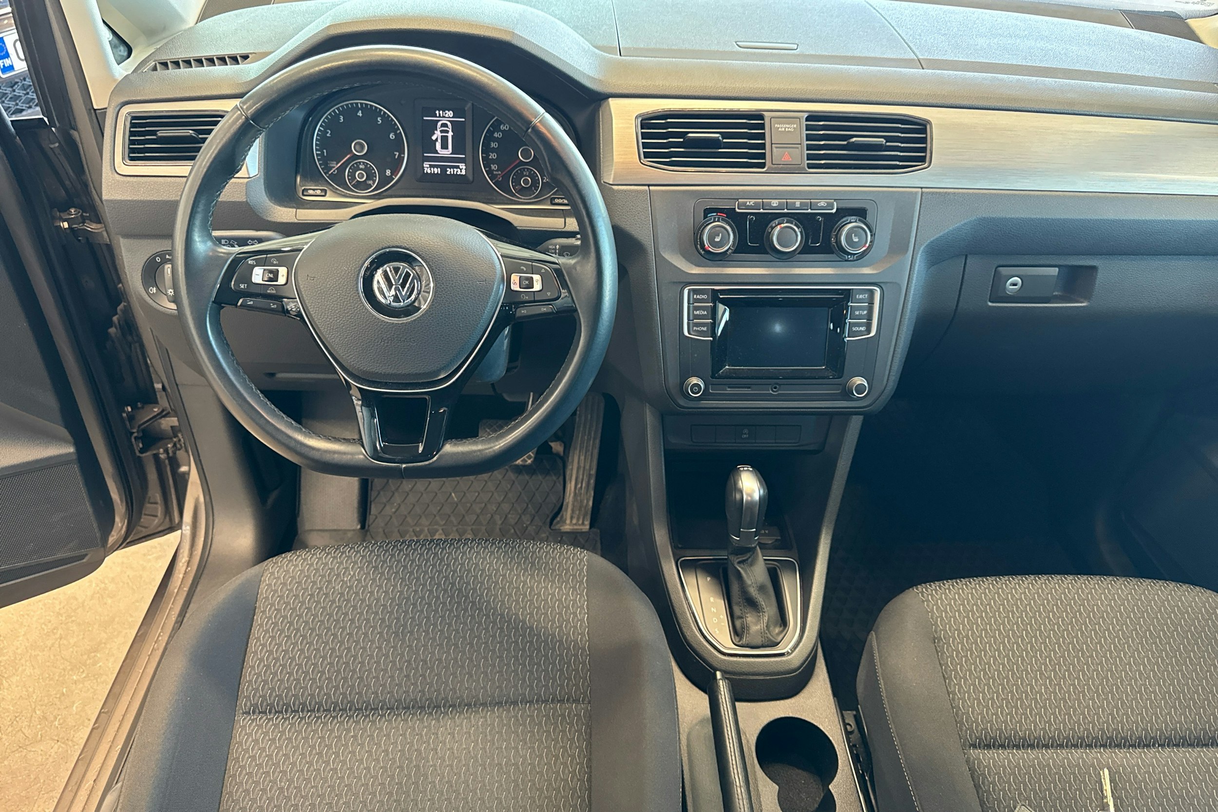 Ruskea (beige) Volkswagen Caddy Maxi 2018 kuva 7.