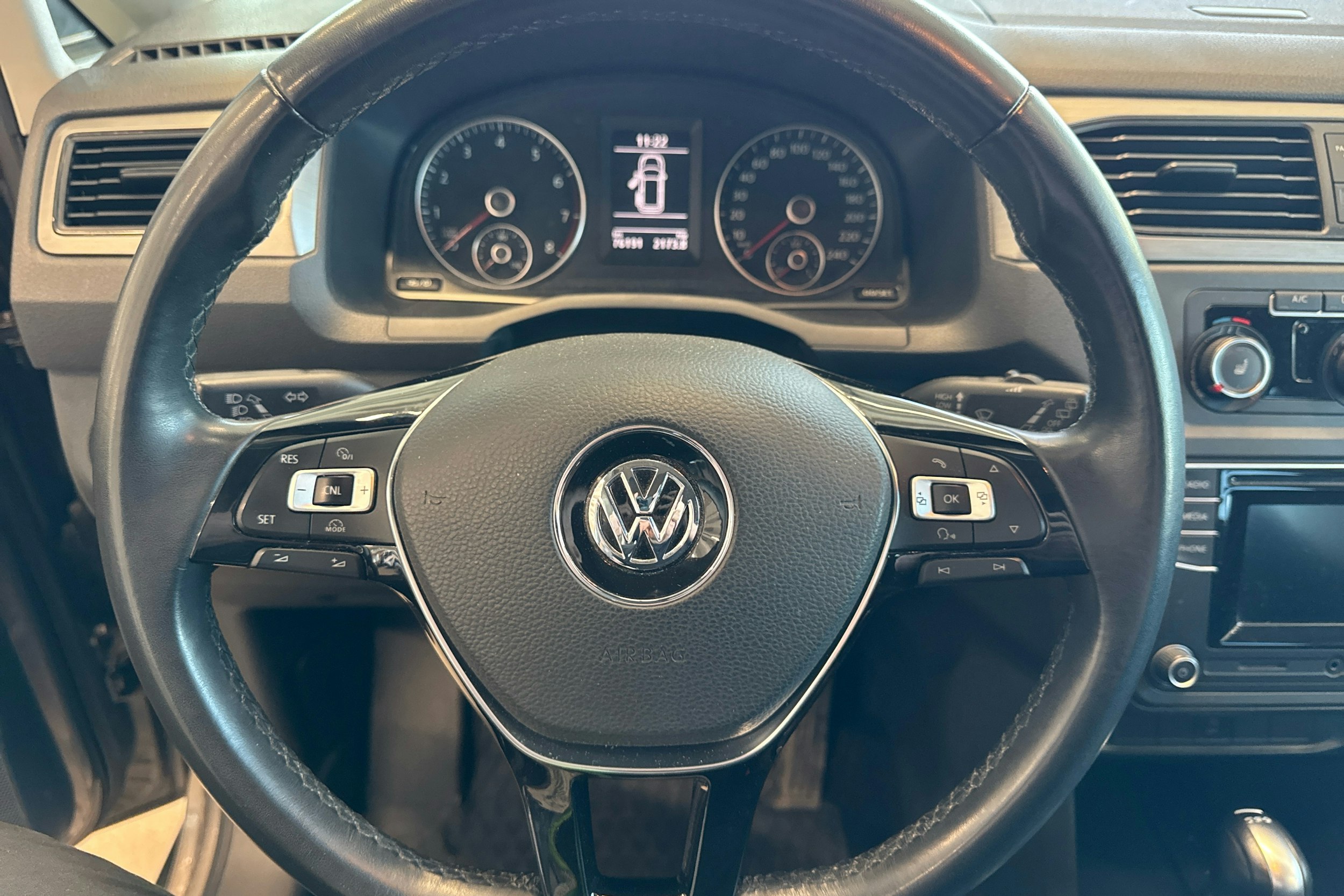 Ruskea (beige) Volkswagen Caddy Maxi 2018 kuva 11.