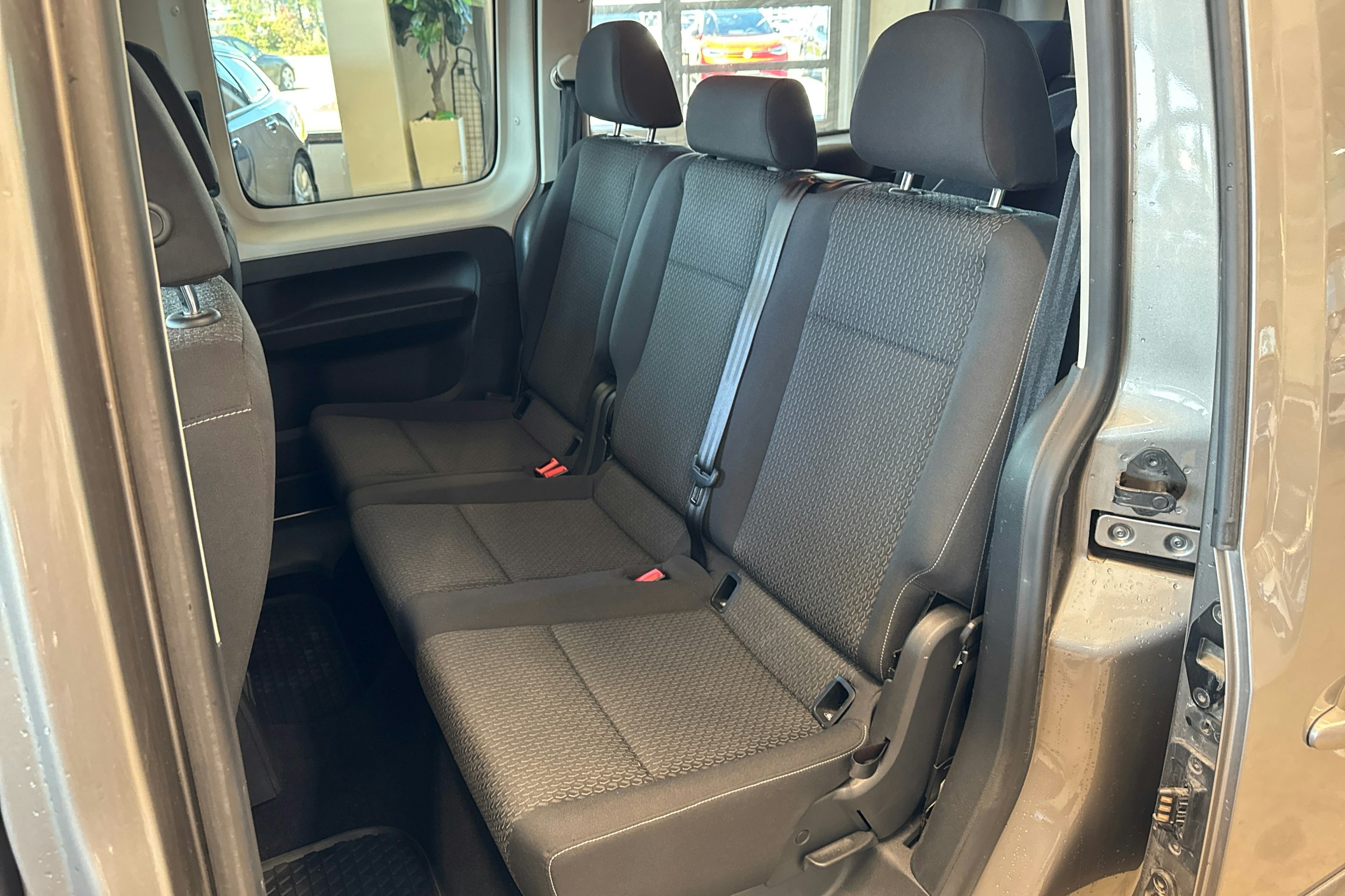 Ruskea (beige) Volkswagen Caddy Maxi 2018 kuva 19.