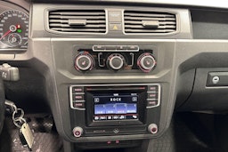 Valkoinen Volkswagen Caddy Maxi 2018 kuva 7.