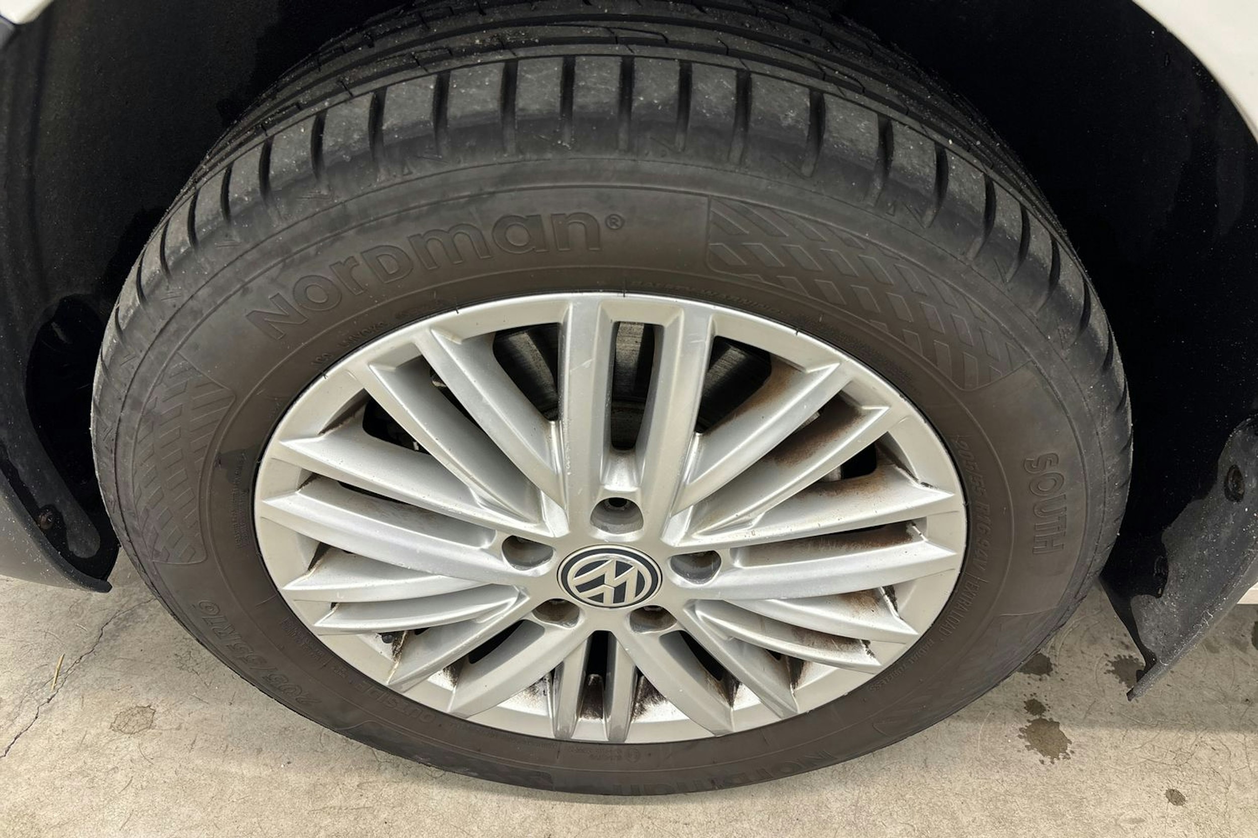 Valkoinen Volkswagen Caddy Maxi 2018 kuva 9.
