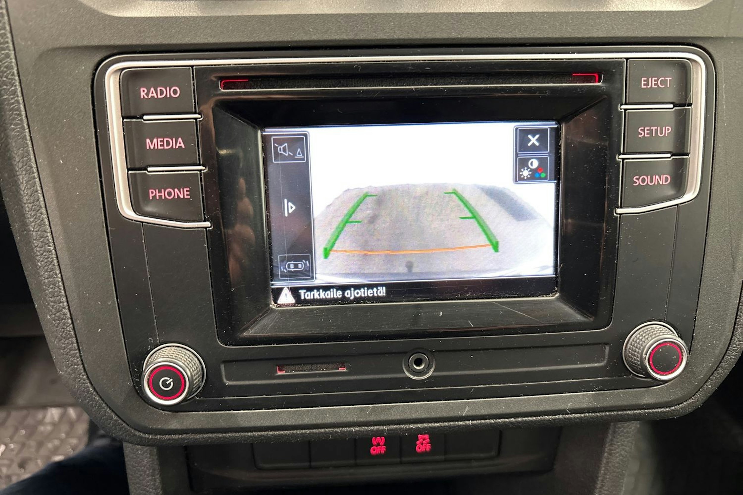 Valkoinen Volkswagen Caddy Maxi 2018 kuva 10.