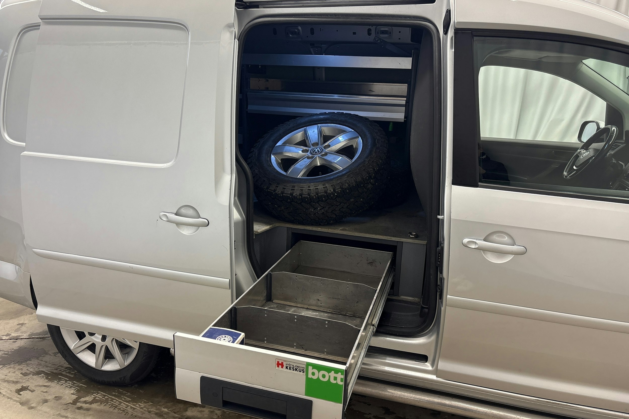 hopea Volkswagen Caddy Maxi 2018 kuva 11.