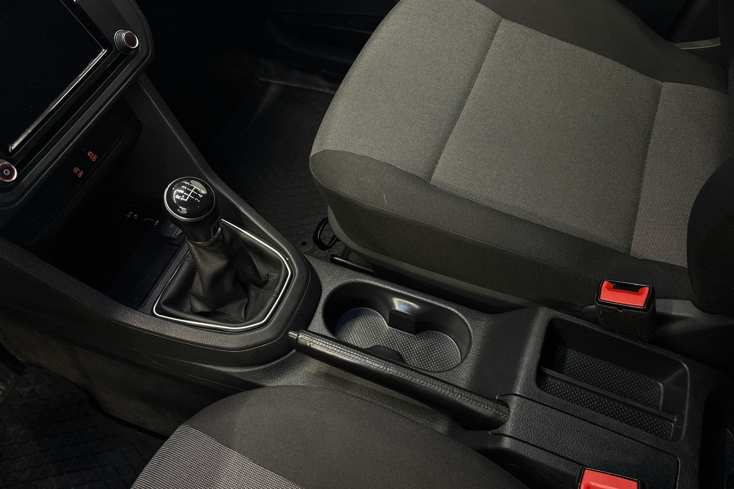 hopea Volkswagen Caddy Maxi 2018 kuva 15.
