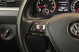 punainen Volkswagen Caddy Maxi 2018 kuva 17.