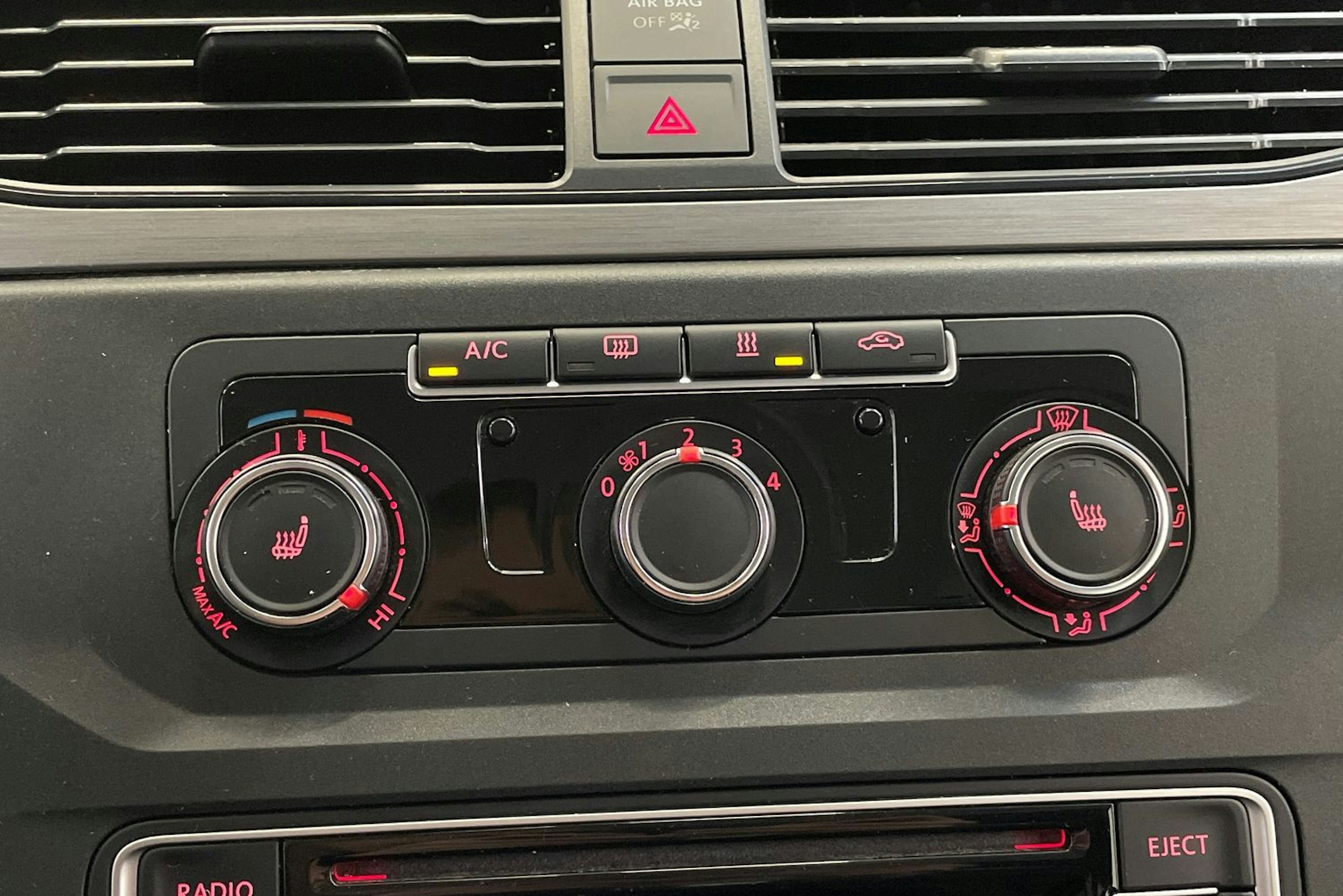 punainen Volkswagen Caddy Maxi 2018 kuva 19.