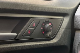 punainen Volkswagen Caddy Maxi 2018 kuva 23.
