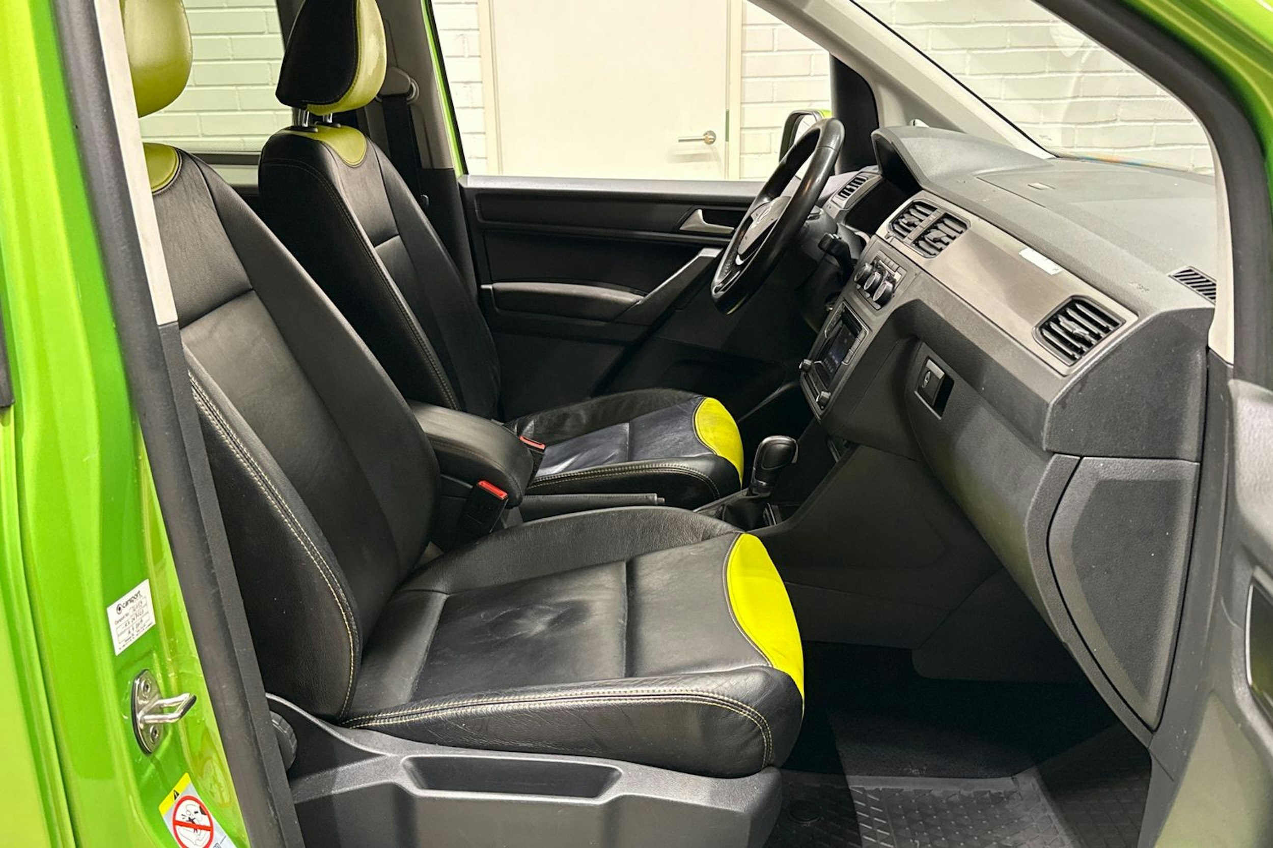 vihreä Volkswagen Caddy Maxi 2019 kuva 20.