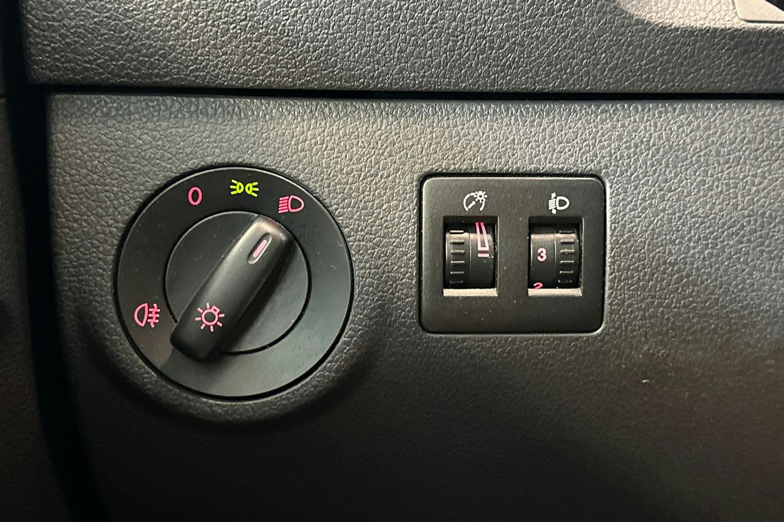 valkoinen Volkswagen Caddy Maxi 2019 kuva 19.
