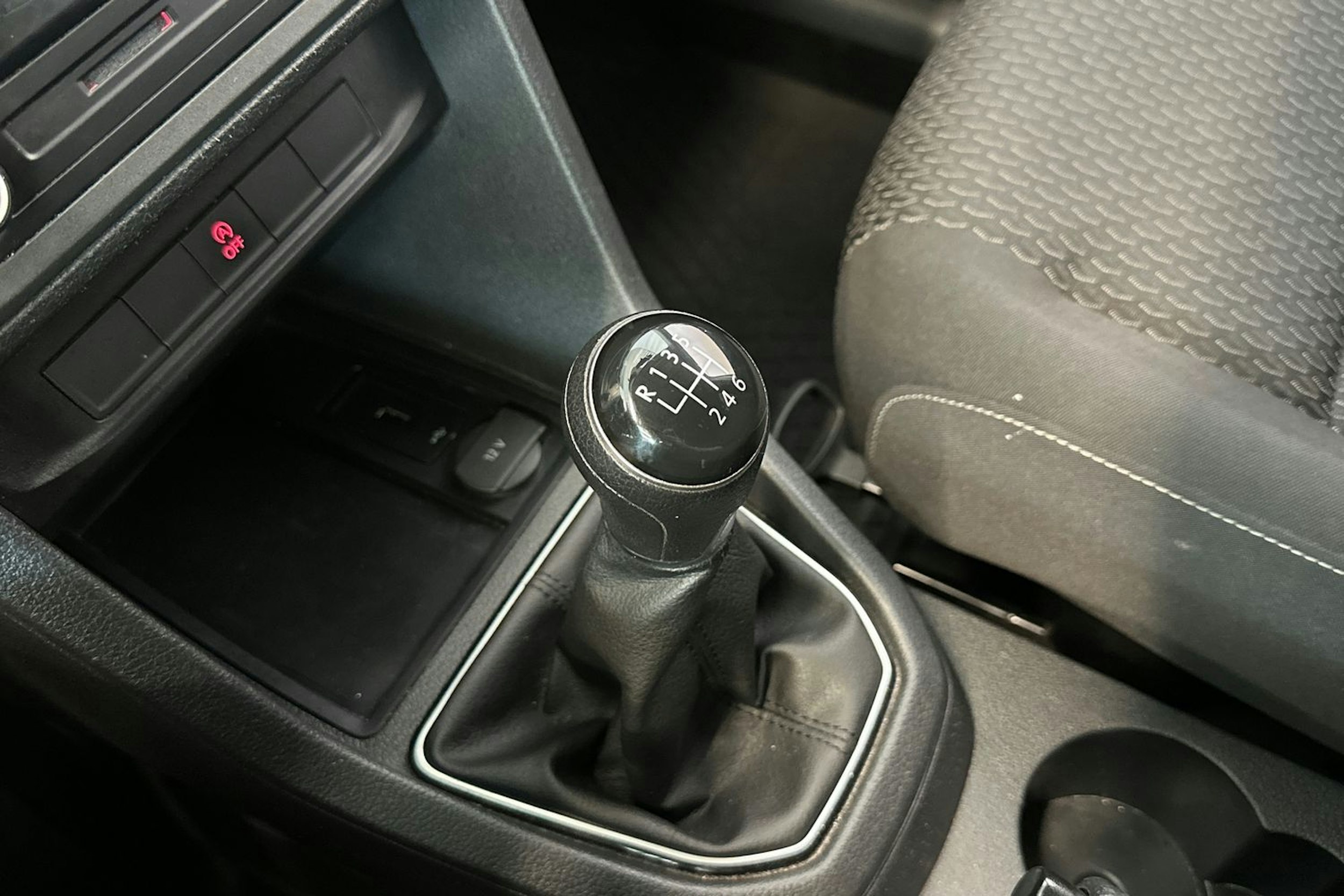 valkoinen Volkswagen Caddy Maxi 2019 kuva 21.
