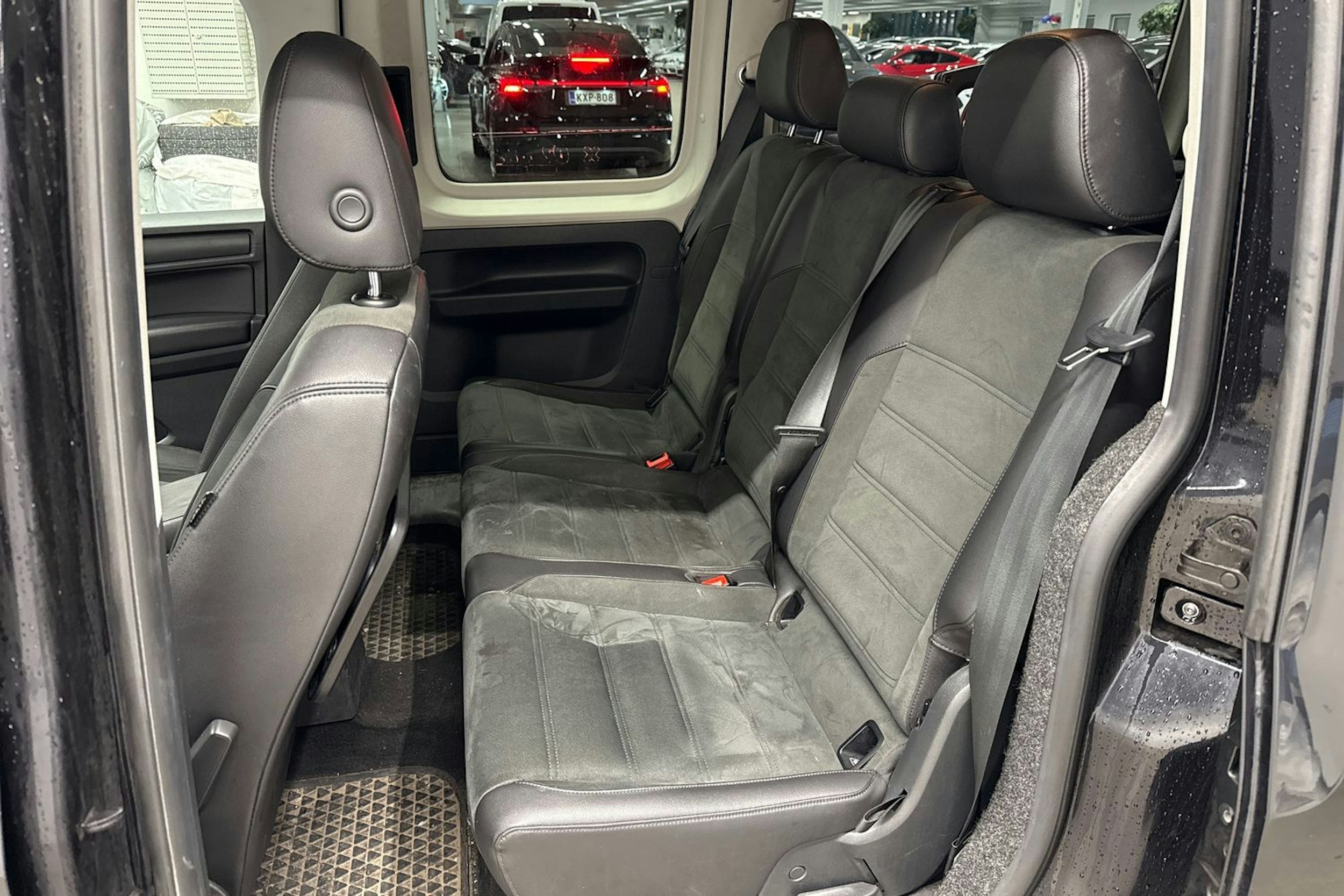 met. musta Volkswagen Caddy Maxi 2019 kuva 13.