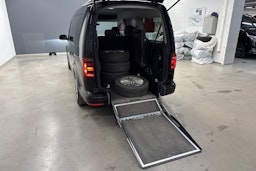 met. musta Volkswagen Caddy Maxi 2019 kuva 16.