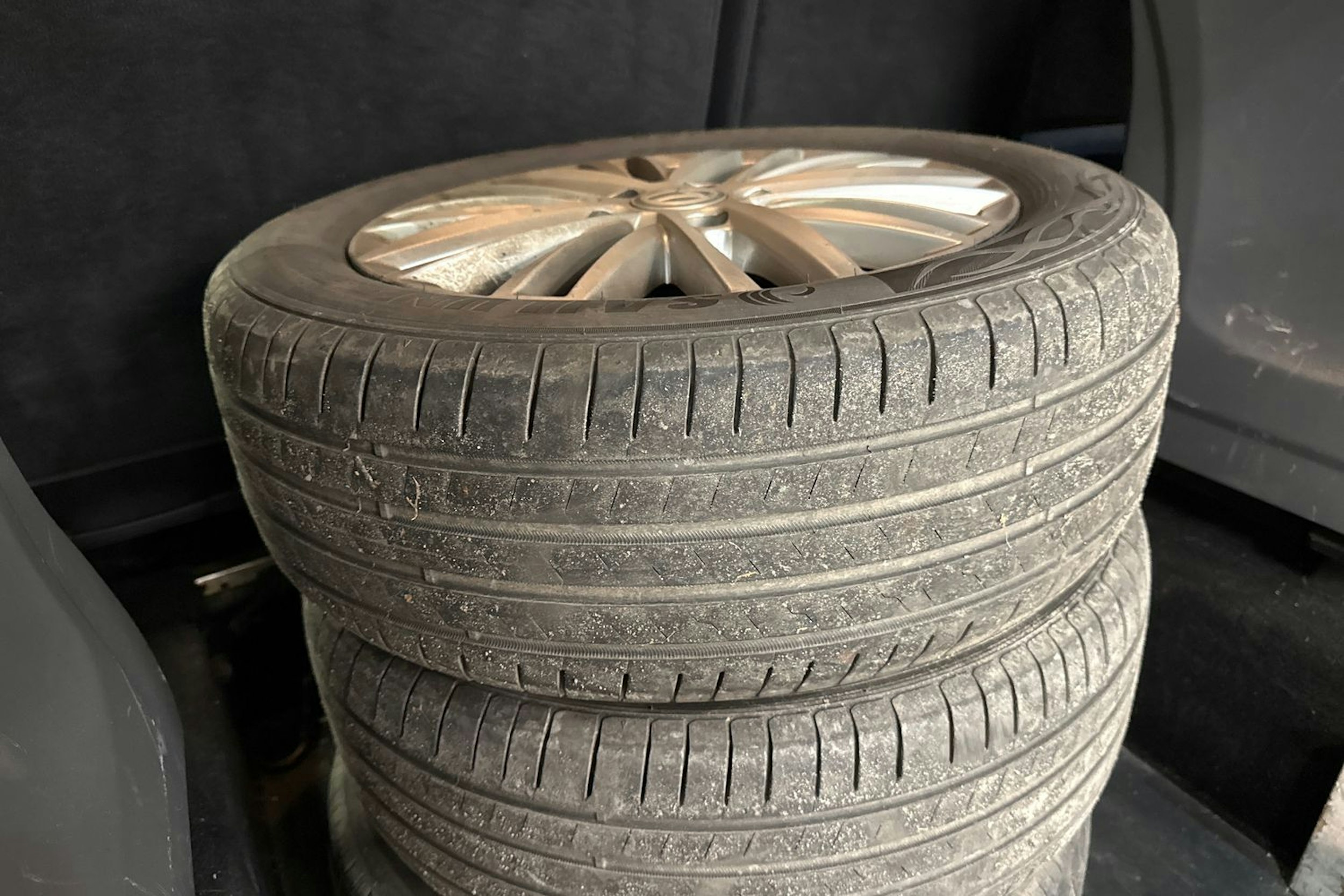 met. musta Volkswagen Caddy Maxi 2019 kuva 18.